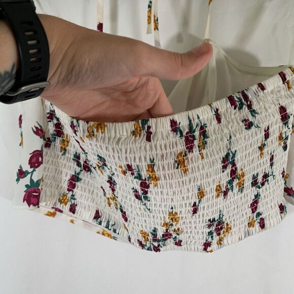 Leith Crop Top Women's Medium White Floral Tie Neck Stretchy Pullover - Picture 7 of 7